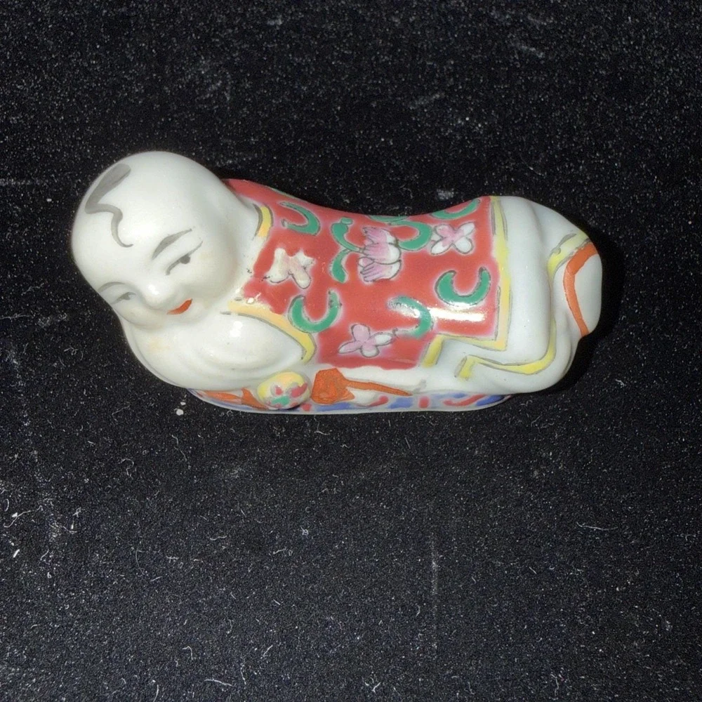 Vintage Chinese Figural Porcelain Opium Pillow Head Chopstick Resting. 5443‎
